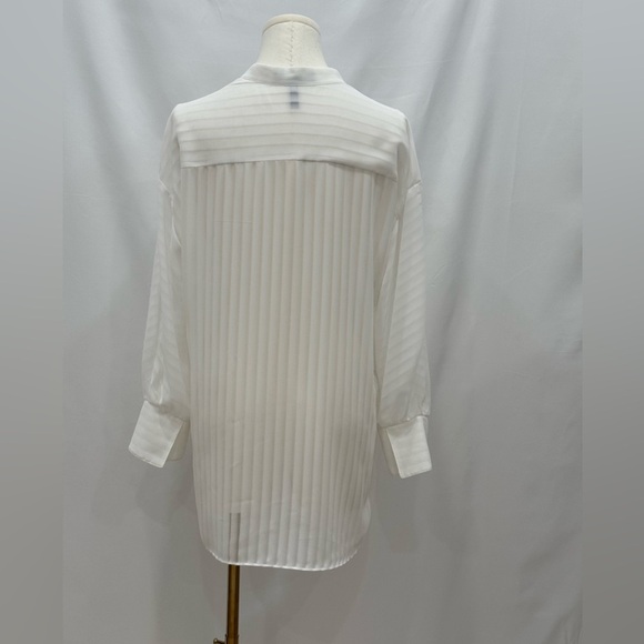 BCBG MaxAzria Elegant White Blouse Size XXS White Long Sleeve Faux Wrap NWOT - Picture 4 of 6